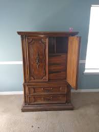 See more ideas about tall dresser, furniture, dresser as nightstand. Vintage Bedroom Set Dresser With Hidden Middle Drawers Tall Chest With Hidden Drawers And Night Stand Antique Appraisal Instappraisal