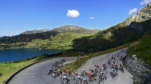 From the feminine of the past participle of the verb volver (vuelto), or vulgar latin *volta, from *volŭta, from latin volūta, from the feminine of volūtus, perfect passive participle of volvō. La Vuelta Die Letzte Der Drei Grand Tours Bora