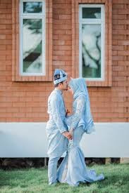 Hanya rekaan bahagian atas menggunkan material songket. Koleksi Baju Pengantin Songket Paling Trending 2018 Sweetpictures