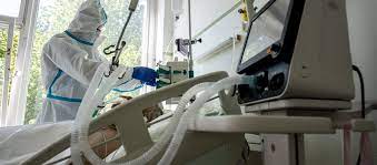 Bányai gábor csütörtök délelőtt hosszan tartó taps kíséretében vette át a megbízólevelet a halasi városházán a helyi választási. Itthon Tulelte A Koronavirust Es Akos Dallal Jelentkezett A Hetekig Lelegeztetett Banyai Gabor Hvg Hu