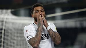 Colin, mariana'yı ilk kez cenevre havaalanında gördüm. Qnbjvksm0ofuym