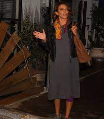 Facebook twıtter ınstagram pınterest youtube. Nihal Yalcin Cihangir I Ayaga Kaldirdi Magazin Haberleri Magazin Haberleri