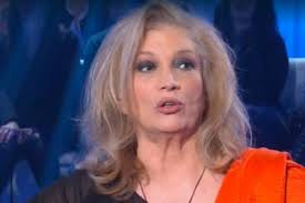 Iva zanicchisto un po' meglio, non è tutto rose e fiori ma l'aria di casa fa bene»: Iva Zanicchi Ho Fiducia In Fontana Se Cose Vanno Male Richiudera Tutto