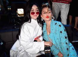 Noah lindsey cyrus (born january 8, 2000) is an american actress and singer. Sister Or Enemy Get The Tea On Singers Miley And Noah Cyrus S Relationship Film Daily