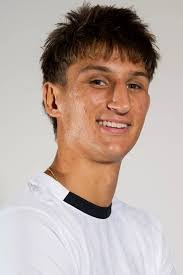 Calvin Hess's Instagram, Twitter & Facebook