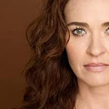 LAPD Detective Ellen Whiting (played by Karina Logue) outfits