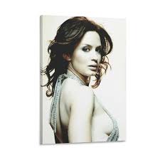 Amazon.com: Emily Blunt - Póster de estrella femenina sexy (6) Póster  artístico, lienzo, pintura, decoración de pared, impresión de fotos,  regalos ...