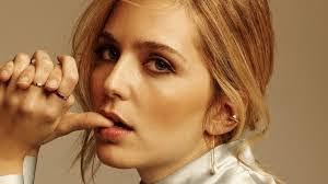 Donna Rothe's Instagram, Twitter & Facebook