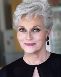 Reader Submissions Send Your Gray Haired Picture To Talent Dismagazine Com To Have It Added To The Bottom Hairstyles For Seniors Short Hair Styles Hair Beauty