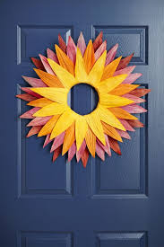 Kranz Sonne Selber Basteln Herbstliche Dekoration Fur Die Eingangstur Basteln Mit Papier Idee Basteln Mit Papier Sommer Basteln Fruhling Sommer Herbstkranz