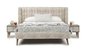 Huzurlu ve konforlu bir yatak odası dekorasyonu ile günün yorgunluğunu üzerinizden daha kolay atabilir, güne daha keyifli uyanabilirsiniz. Praga Yatak Odasi Takimi Enza Home