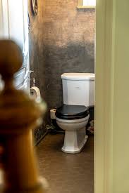 Miser sur des wc à la déco originale, voilà une idée pour donner du cachet à cette pièce souvent oubliée côté déco. Art Deco Wc Kombination Traditional Bathrooms