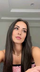 Buenas tardes hermosa señora que linda sebe