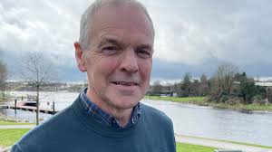 DUP leadership 'risks splitting party' over Windsor Framework