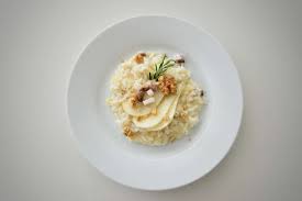 Risotto Pere E Taleggio Con Lardo Di Colonnata Rosmarino E Noci