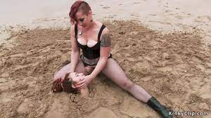 Thick pissed buried up in sand on the beach / Xozilla.com