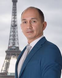 🤯 ¿Una IA que conserva tu rostro casi idéntico en cada imagen? Sí, y lo  mejor: ¡es gratuita! Hace poco era imposible, hoy puedes lograrlo sin ser  experto. 🎓 ¿Quieres aprender cómo