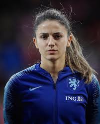 In de laatste aflevering van 2019 reizen de leeuwinnen naar turkije, en sluiten ze het jaar af in arnhem. F O C U S Oranjeleeuwinnen Nike Lekkerwild Women S Soccer Soccer Girl Football