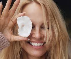 Demi Lovato Shares An Inspiring Pic Of The Body Part She's Most Insecure  About