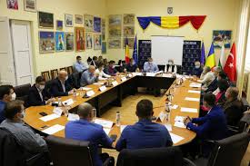 Vând casa în medgidia pe strada română nr 43 formata din 3 camere bucătărie și baie și o antecamera casa nu este locuință de 8 ani și este în curs de reabilitare preț euro negociabil suprafață totală de 153 mp. Sensuri Unice Noi In Medgidia Ct100 Ro