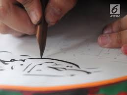 Cara membuat dekorasi hiasan pinggir kaligrafi sederhana dan mudah buat pemula. 8 Cara Membuat Kaligrafi Dengan Pensil 2b Yang Mudah Dilakukan Hot Liputan6 Com