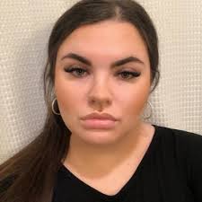 Julia Comeau (@julia_comeau)