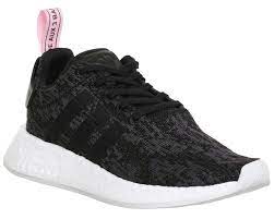 A breakthrough design that bridges the past with the future, the adidas nmd represents the next step in sneaker innovation. Adidas Nmd R2 Black White Wonder Pink Sneaker Damen