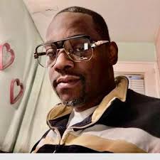 In the Pocket: Clark succeeds with two-handed approach