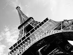 Ich mag normalerweise auch die kontrastreichen bilder. Ausfuhrliche Ansicht Von Unten Eiffelturm Paris Schwarz Weiss Bild Lizenzfreie Fotos Bilder Und Stock Fotografie Image 45644627