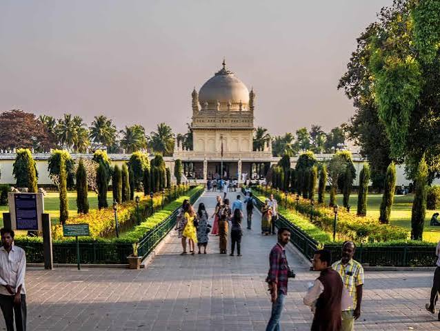 Gumbaz Srirangapatna - the incredible mausoleum of Tipu Sultan