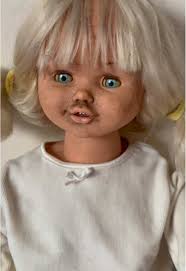 🗣️🧸🩷⛓️🎀🏚️