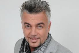 Ghita munteanu 2015 ceasul de pe mana mea album complet. Robert Turcescu Barbatii Care Se Vopsesc Sunt Penibili Si Nefericiti Adpm