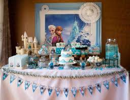 Les 10 Plus Belles Sweet Table D Anniversaire Sur Le Theme La Reine Des Neiges Reine Des Neiges Anniversaire Fete Reine Des Neiges Decoration Reine Des Neiges