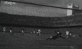 Tras la resonante venta de kaká al real madrid, 48 el milan concreta pocas contrataciones, integrando durante el proceso a jugadores filiales, como ignazio abate y luca antonini. Top 10 Biggest Attendances In European Cup Champions League History Unbelievably Huge Crowds Talksport