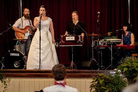 Die aufführung, die veranstaltung, die vorstellung, die bühne, uraufführen, die inszenierung, der spielplan, im spielplan stehen, das theaterstück, der anhänger, unter der leistung, das repertoire. Hochzeit Thema Musik