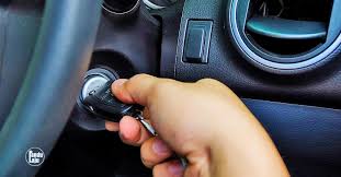 Walaupun dah lama tak bawa kereta manual pun skill tu masih ada lagi. Tahukahanda 6 Sebab Kenapa Kunci Kereta Boleh Tersangkut