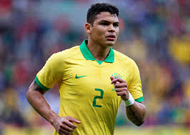 Thiago silva is a defender and is 6' and weighs 174 pounds. How Thiago Silva Overcame Tuberculosis And A Year Out To Become One Of The World S Best Defenders