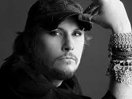 Derek Mclane's Instagram, Twitter & Facebook