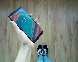 (oneplus says the oneplus 5t will get a beta update for android oreo by december of this year, and the full ota will roll out in early 2018.) expect a full review in the coming weeks. Oneplus 5t Review Still A Premium Experience On The Affordable Side Androidguys