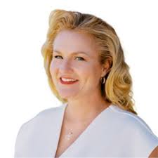 Women in Sales to Follow in 2024: The Definitive Guide