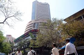 Cartrade (ipo) date price band bid allotment status review size listing gmp details subscription status grey market premium know how to apply form lot sizing. Cartrade Makes Weak Stock Market Debut Lists Below Issue Price Bhaskar Live English News