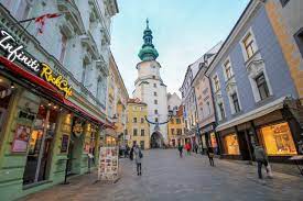 Zugleich ist bratislava auch ausgangspunkt für reisen in die vielen schönen nationalparks und Top 15 Sehenswurdigkeiten In Bratislava Placesofjuma