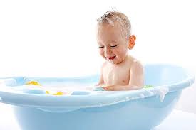 Features a foldable stand with a basin, baby bath chair, soap holders and a bolstered pad that creates convenient space for drying and changing your baby. Compare Prices For Tega Baby Across All Amazon European Stores