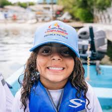 🤙🏼⛵️Summer in July☀️🫰🏼 Aún estás a tiempo de vivir tres semanas más de  pura emoción, diversión, aprendizaje y buena compañía en nuestro campamento  de verano en el mar 🌊 Más información: deportes@clubnautico.com.do #