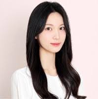 Ahyoung Kwak's Instagram, Twitter & Facebook