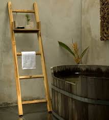 Dann ist die anlegeleiter aus holz eine option. Handtuchleiter Holz 35 Reizende Badezimmer Im Landhausstil