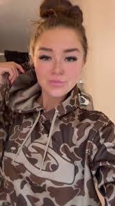 Amanda Rosser's Instagram, Twitter & Facebook