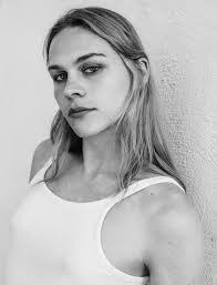 Ella Knott's Instagram, Twitter & Facebook