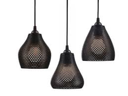 Pereka bentuk hiasan dalaman berperanan merancang untuk menghias ruang dalaman dengan mencipta dan menghasilkan kemasan reka bentuk ruang hiasan dalaman untuk kegunaan seperti. Lampu Reka Bentuk A Spicy Boy