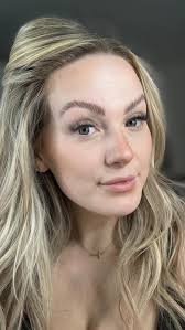 This 5min and under makeup look, is my go to for school drop off and  everyday 😉😆 , Shop my LTK to grab everything you need! 👇🏻,  https://liketk.it/4PBJm